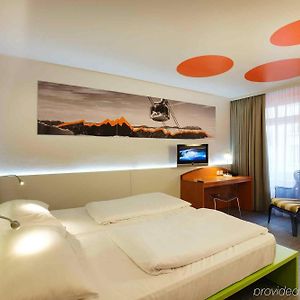 Habitación Estándar con 2 Camas Individuales